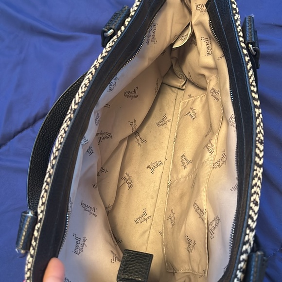 Black and White geometric woven handbag - Picture 5 of 6